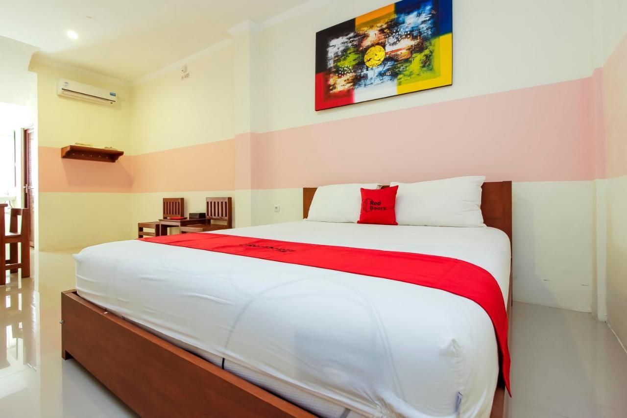 Hotel Reddoorz Near Jalan Jendral Sudirman Manado Exteriér fotografie
