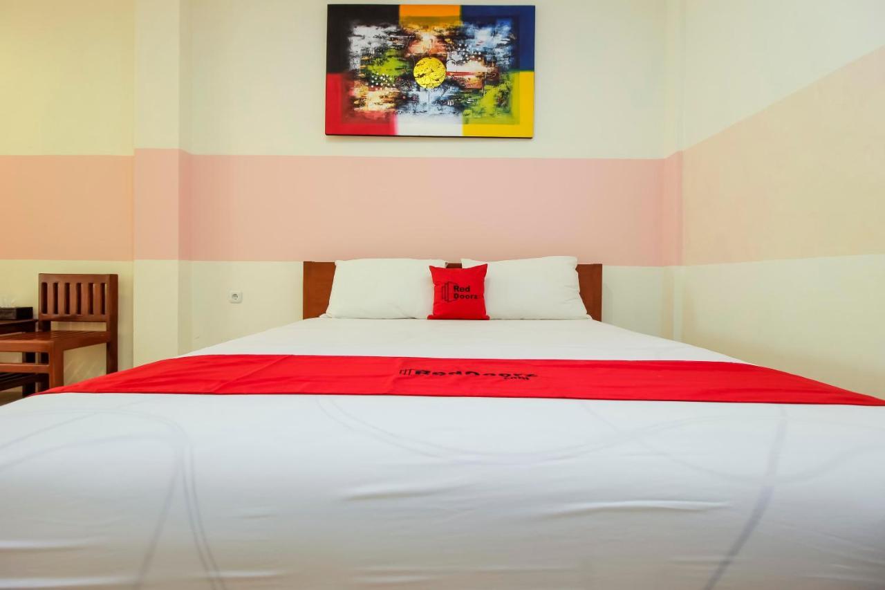 Hotel Reddoorz Near Jalan Jendral Sudirman Manado Exteriér fotografie
